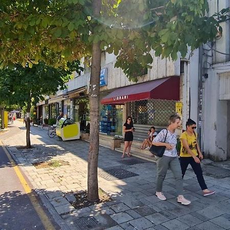 Ferienwohnung 2V1 - 21 Dhjetori Tirana Exterior foto