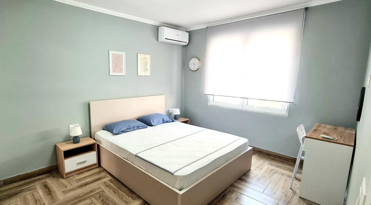 Ferienwohnung 2V1 - 21 Dhjetori Tirana Exterior foto